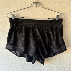Lululemon Black Camo Shorts Waist 28